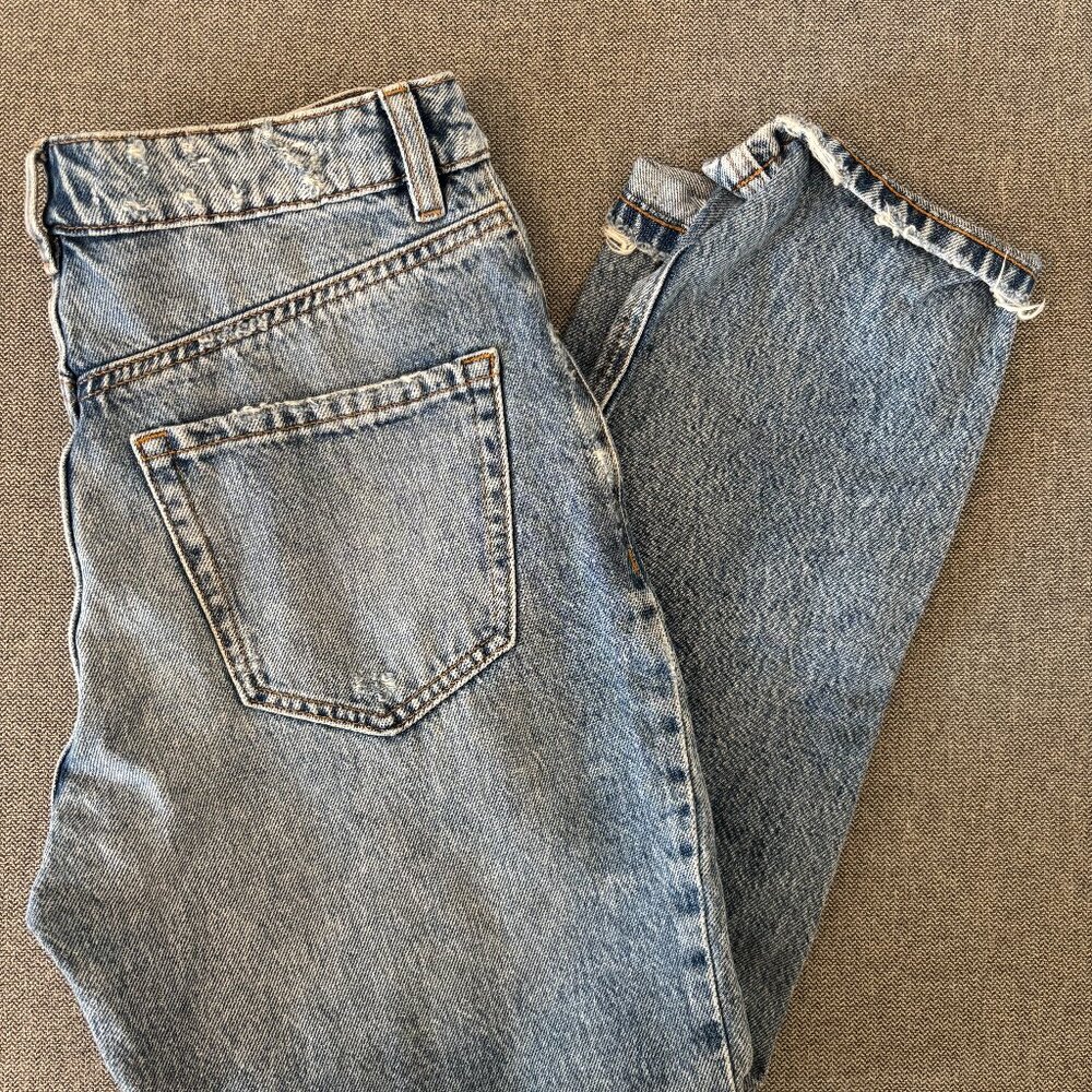 Dynamite Claudia Mom Jeans – Size 25